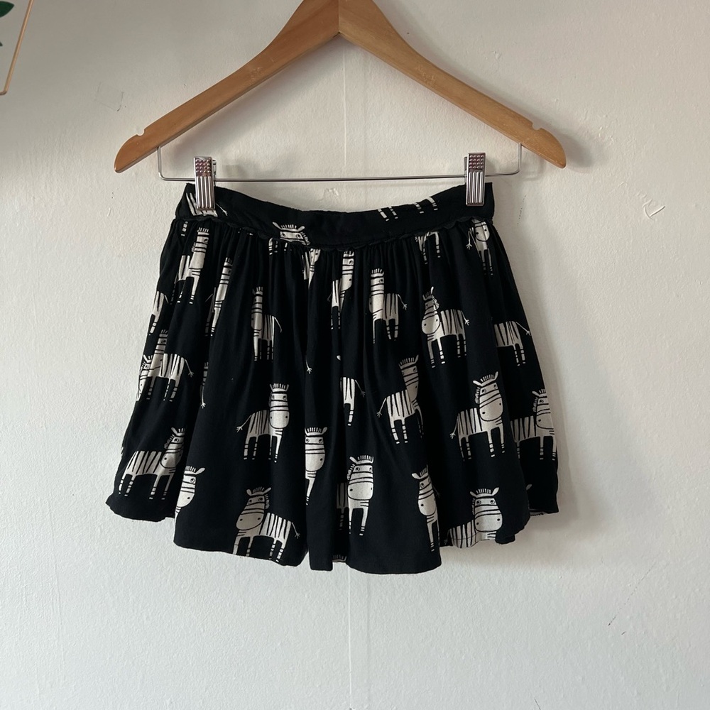 EUC NEXT zebra skirt girls 5/6 full circle skirt gathered lining black and white